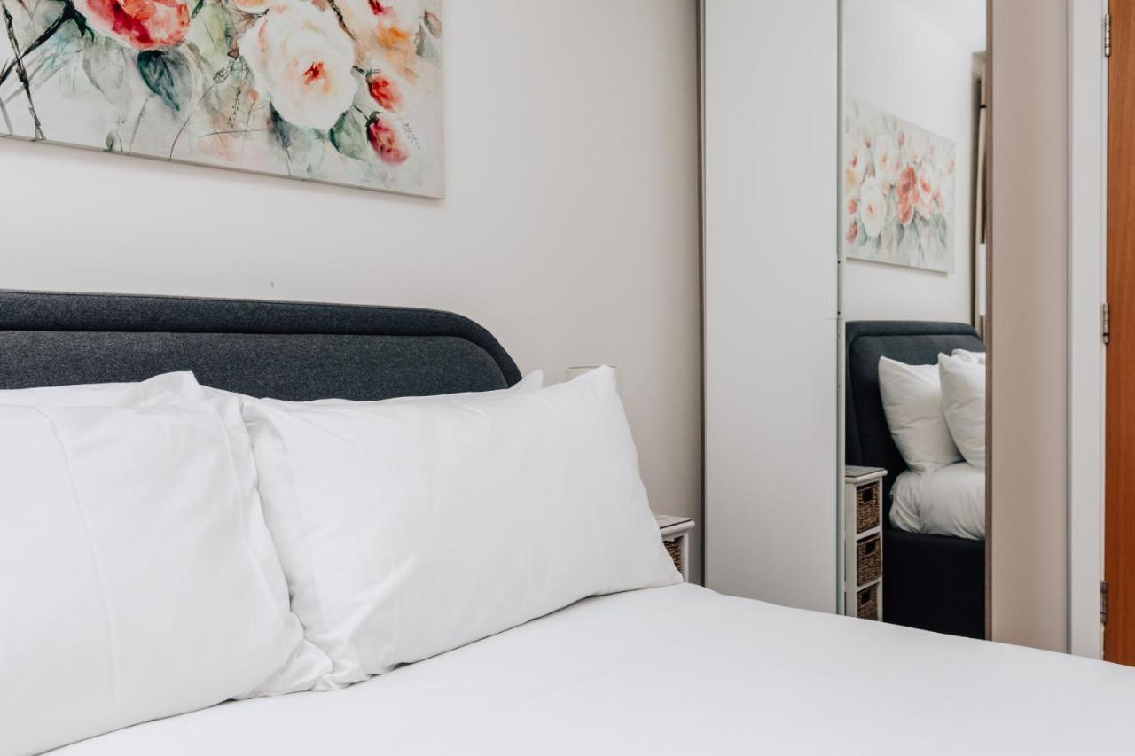 Central Modern Flat For 4-6 & Dedicated Parking Henley-on-Thames Exterior foto