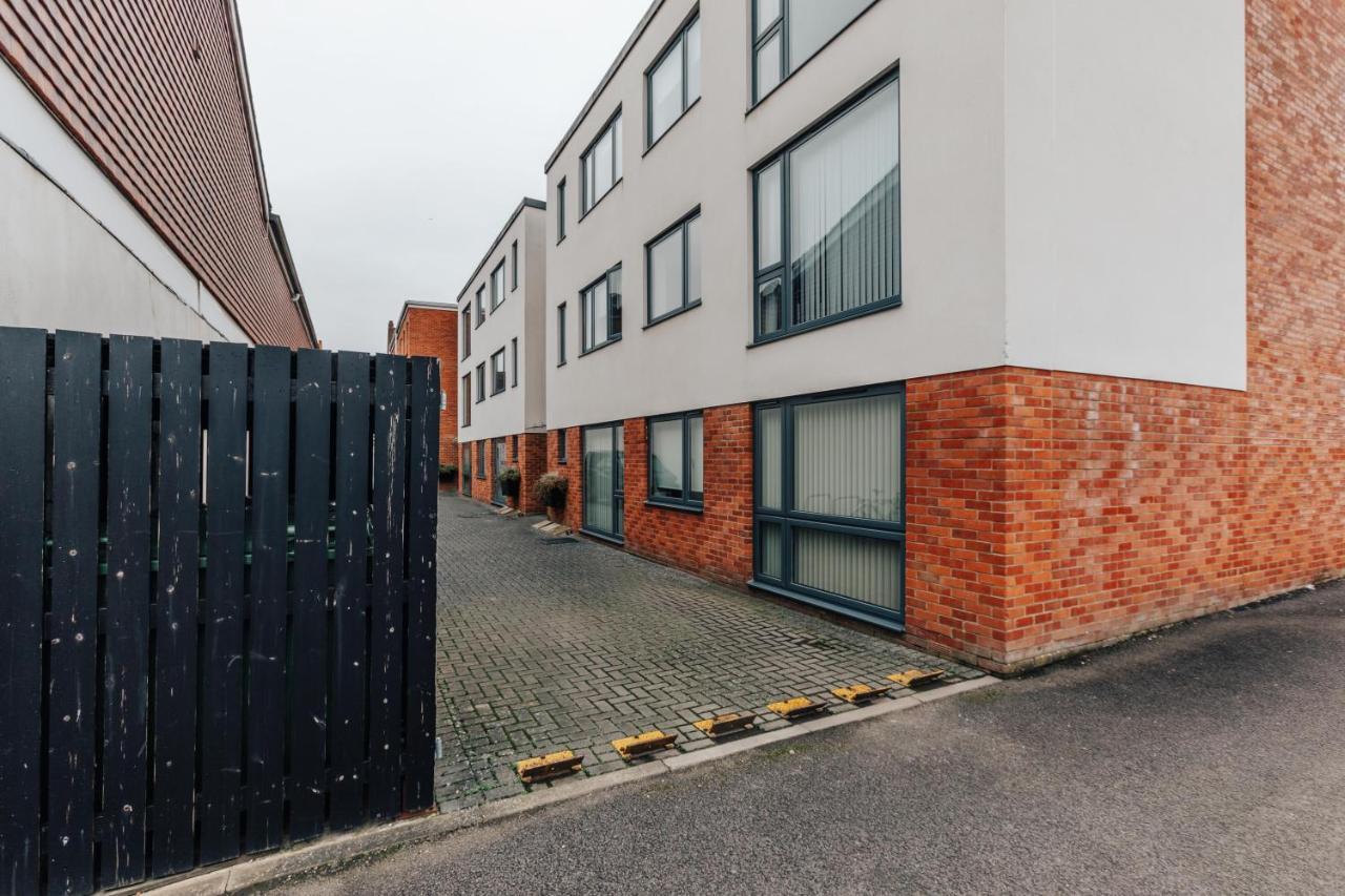 Central Modern Flat For 4-6 & Dedicated Parking Henley-on-Thames Exterior foto