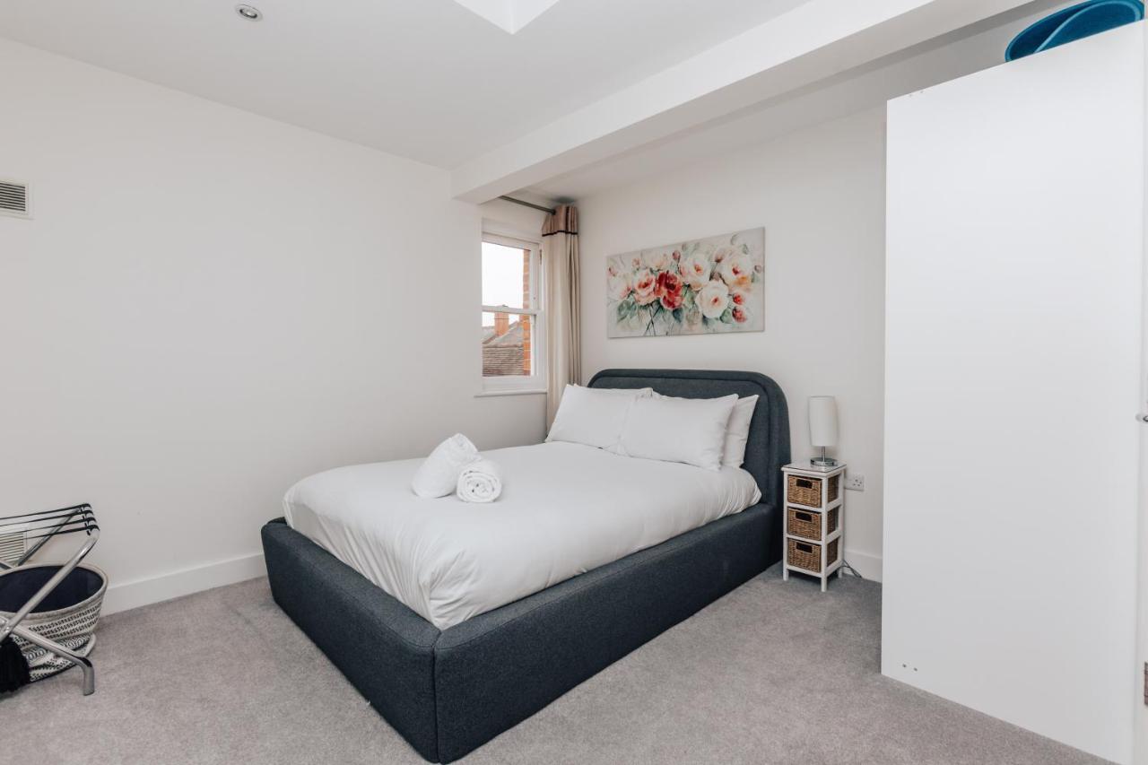 Central Modern Flat For 4-6 & Dedicated Parking Henley-on-Thames Exterior foto